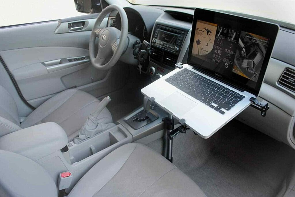 How to charge laptop in car